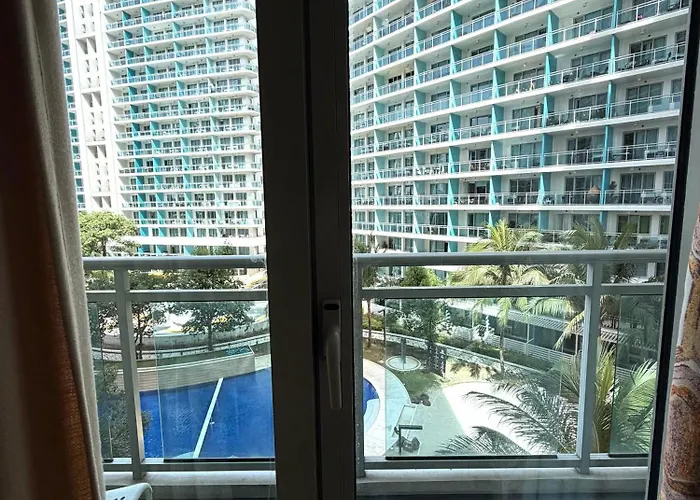 Sym Staycation At Azure Manila