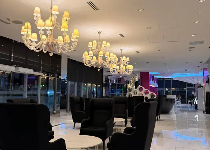 Sym Staycation At Azure Hotel 5*